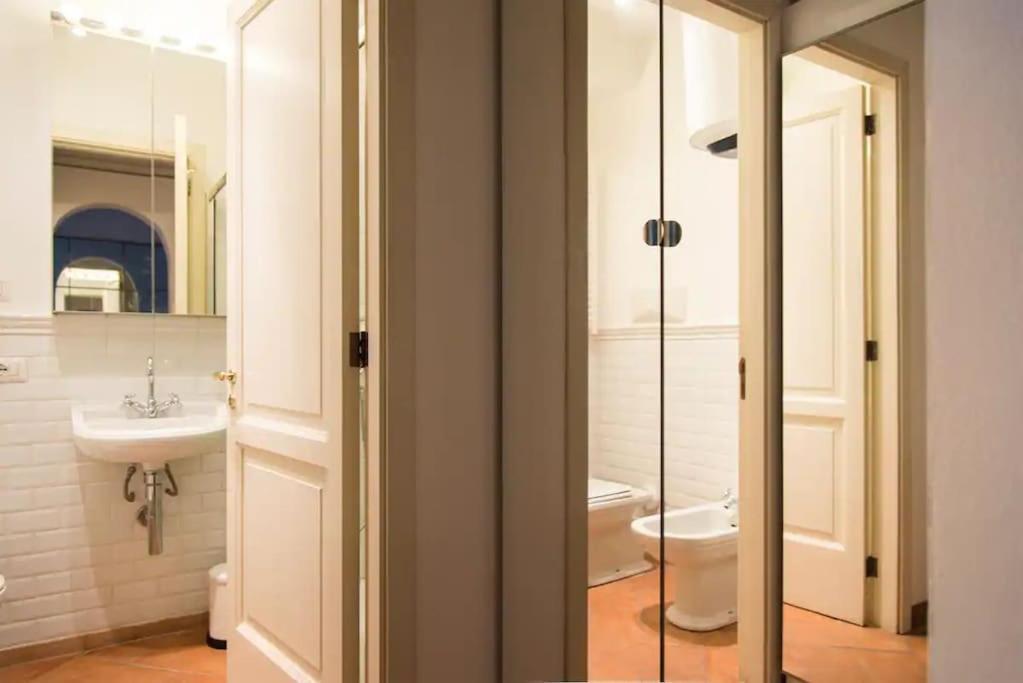 Hidden Retreat - Duomo Apartment Milan Exterior photo