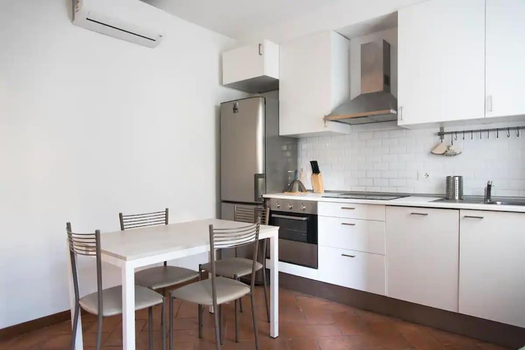 Hidden Retreat - Duomo Apartment Milan Exterior photo